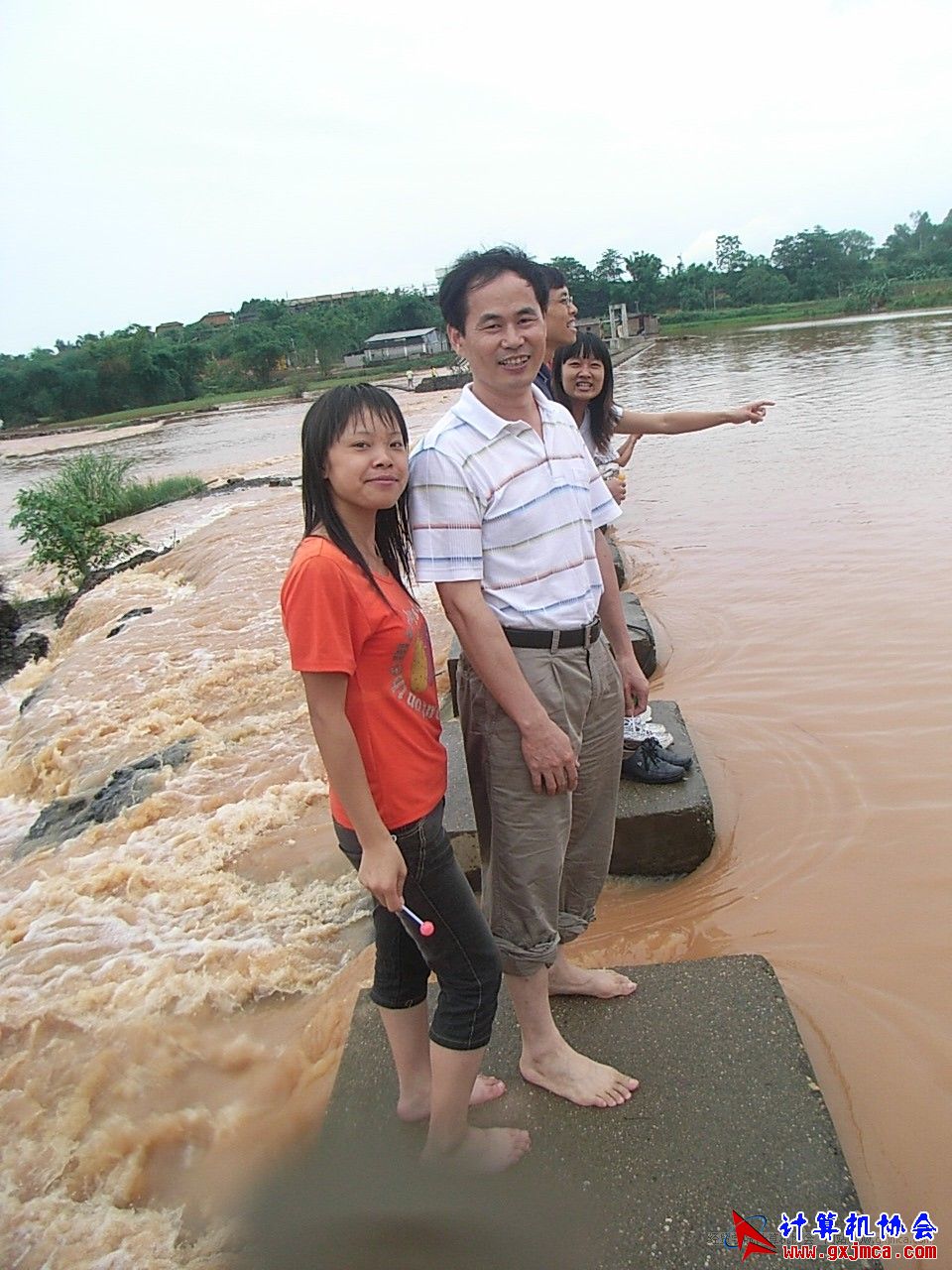 090529CA0217.JPG