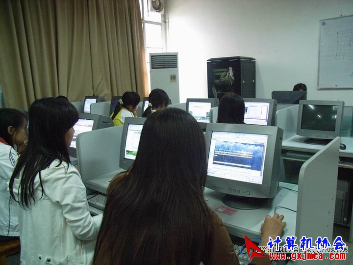 081103CAPX21.JPG