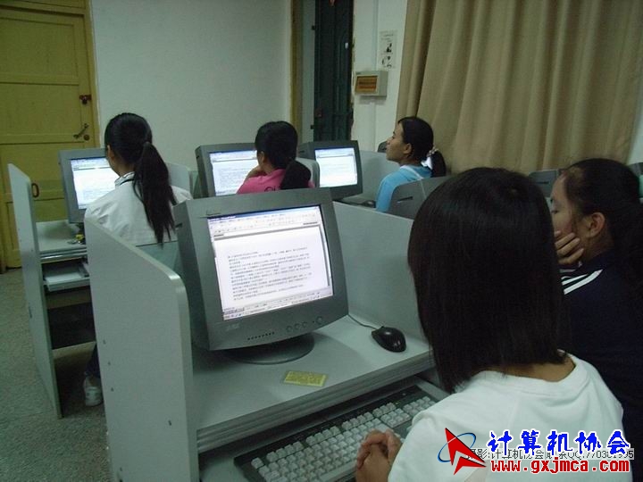 081103CAPX26.JPG