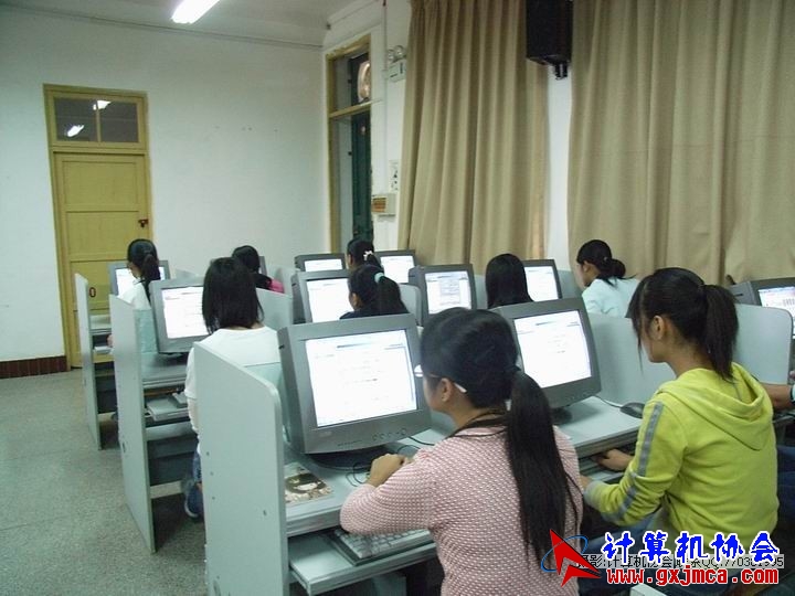 081103CAPX06.JPG