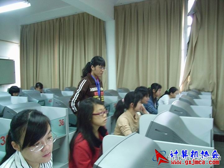081103CAPX09.JPG