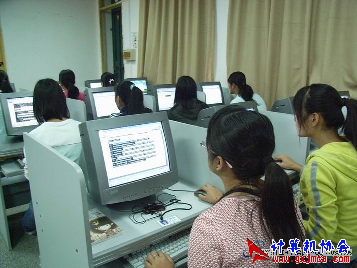 081103CAPX10.JPG