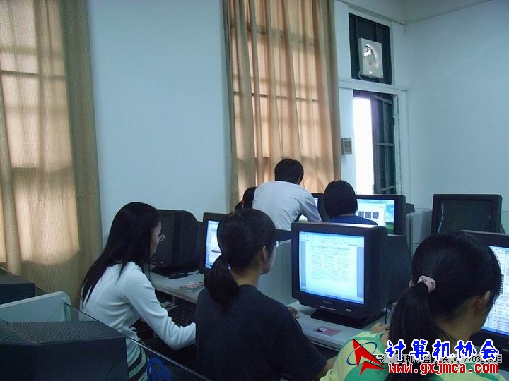081103CAPX14.JPG