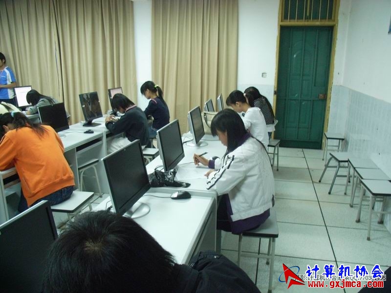 081109CAKH68.JPG