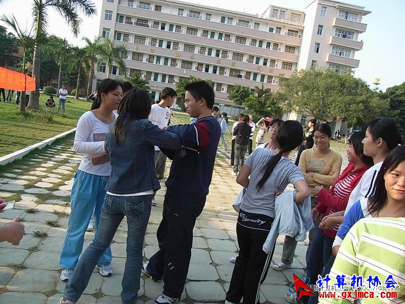 081112BH06.JPG