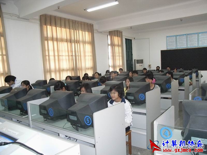 081113CAPX02.JPG