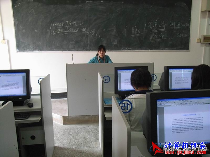 081113CAPX05.JPG