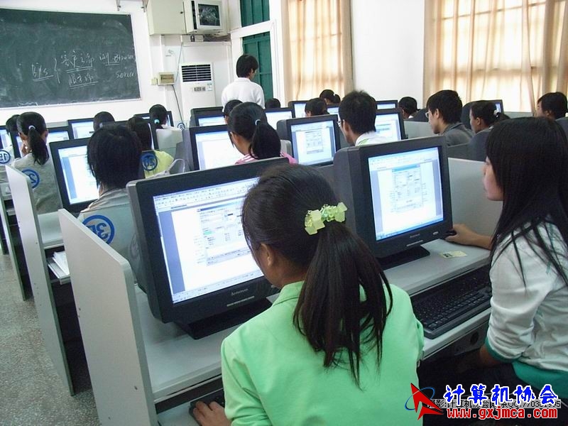 081113CAPX09.JPG