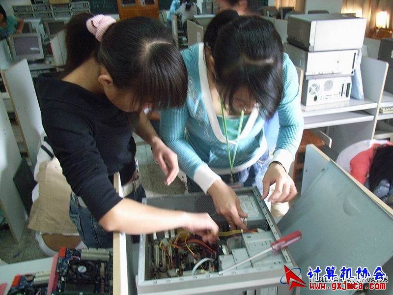 081115CAPX10.JPG