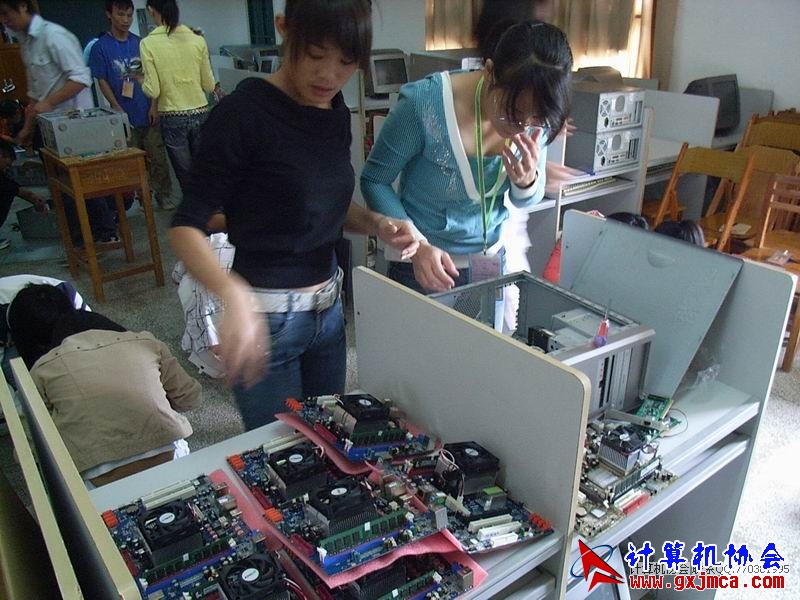 081115CAPX20.JPG