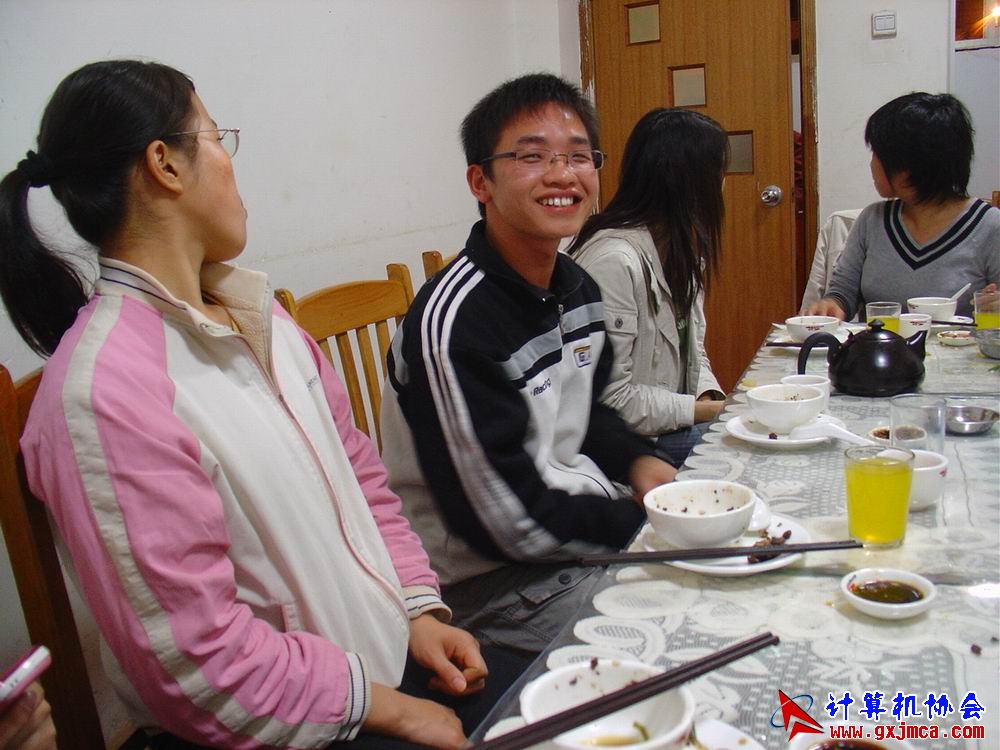 091206CAhg49.JPG