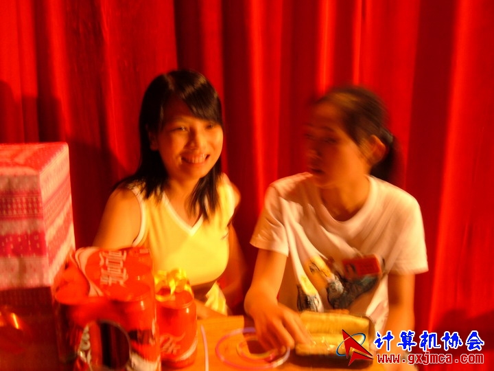qinhong9056.JPG
