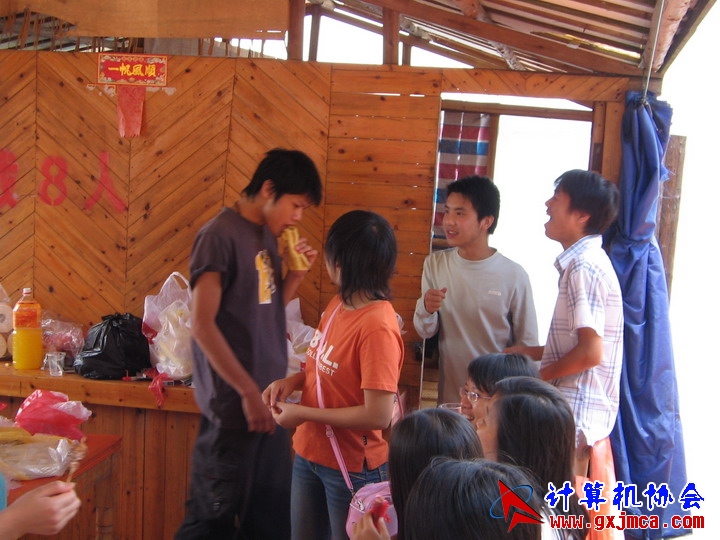 060514CA0242.jpg