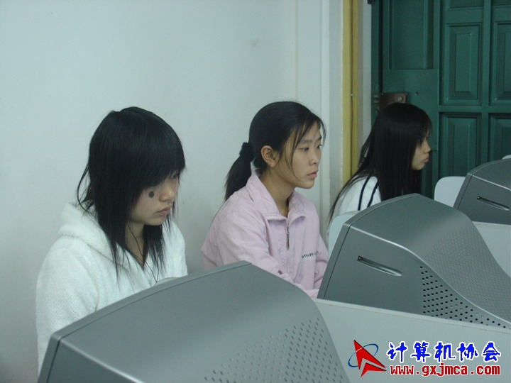 061129CA002.JPG