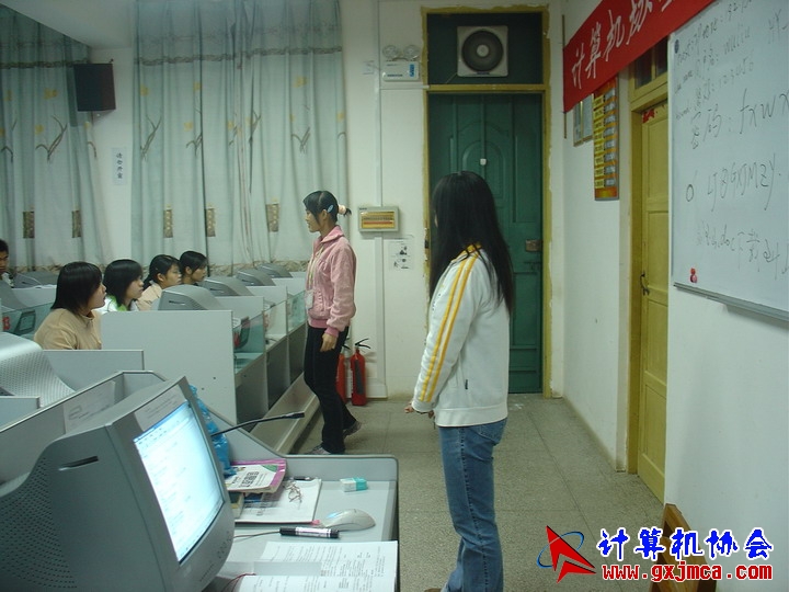 061129CA008.JPG