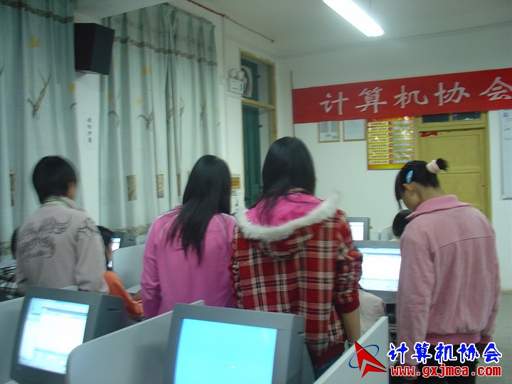 061129CA104.JPG