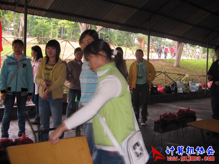 061203SKA001.JPG