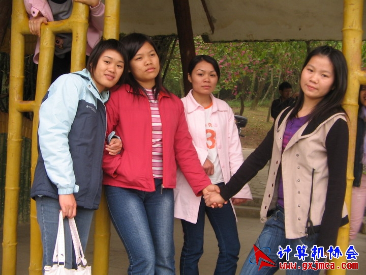 061203SKA211.JPG