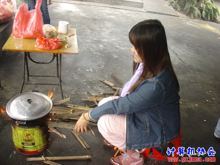 061203SKD687.JPG