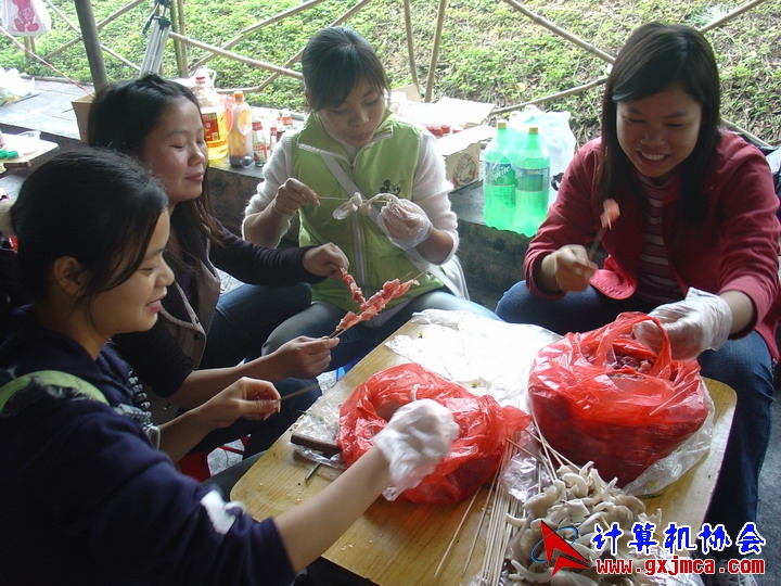 061203SKD698.JPG