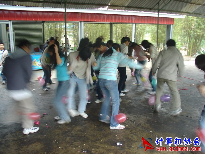 061203SKD930.JPG