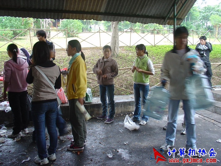 061203SKD957.JPG
