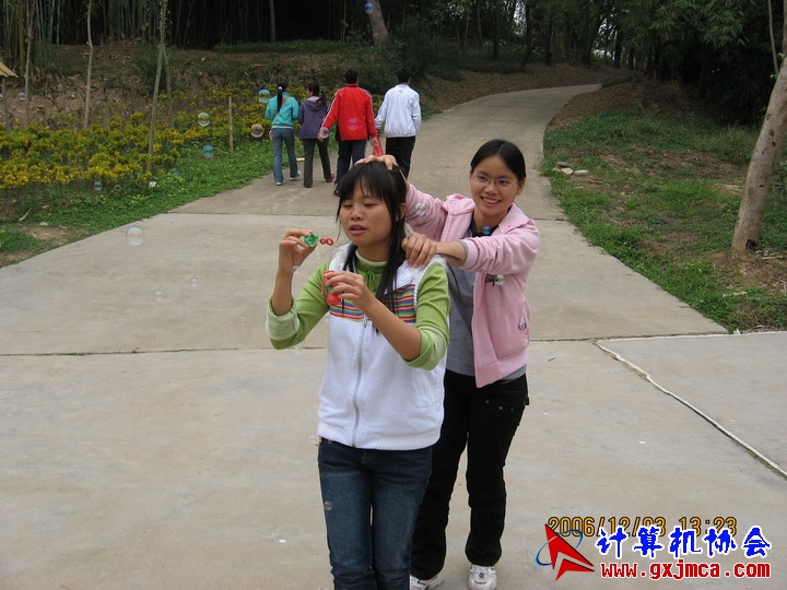 061203SKE1137.JPG