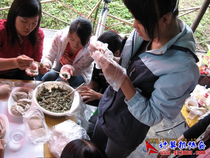061203SKE1199.JPG