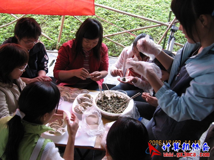 061203SKE1200.JPG