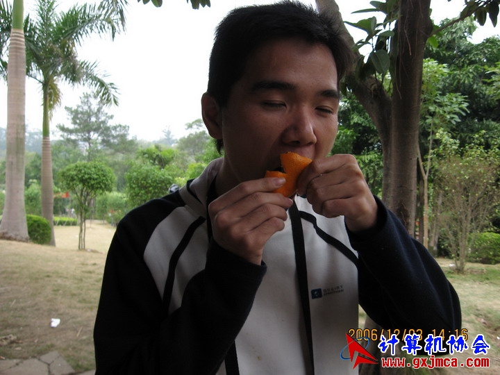 061203SKE1204.JPG