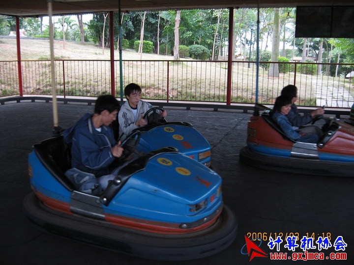 061203SKE1210.JPG