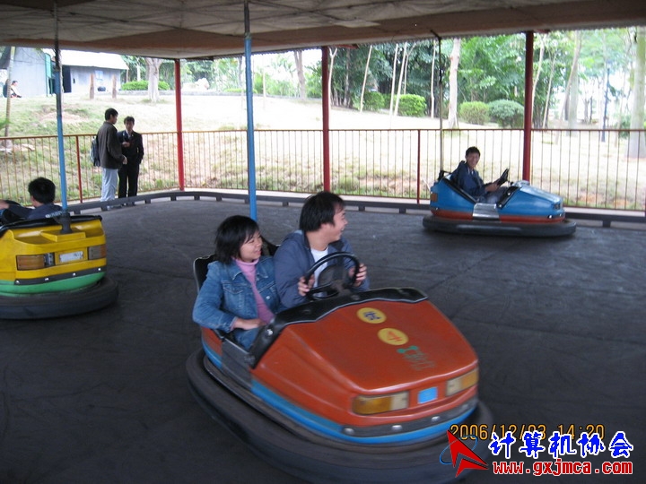 061203SKE1220.JPG