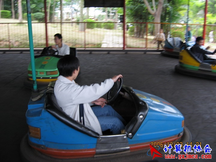 061203SKE1223.JPG