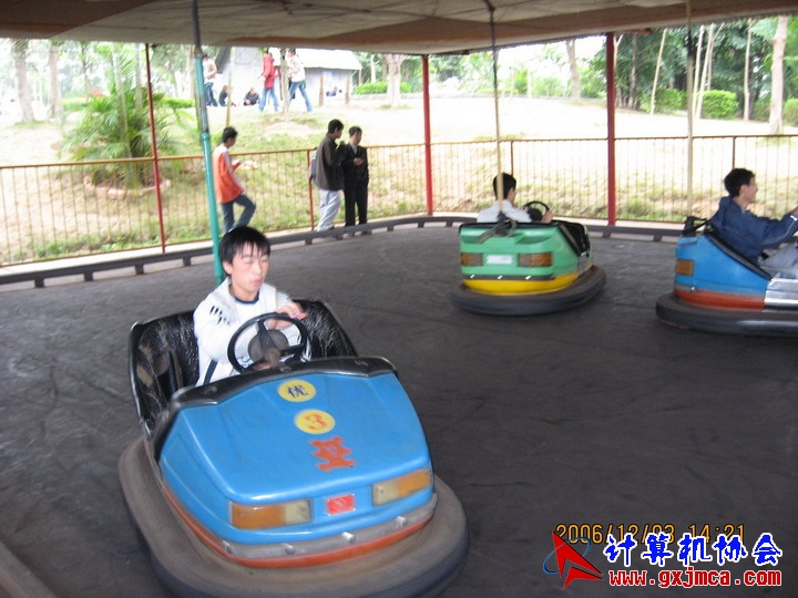 061203SKE1224.JPG