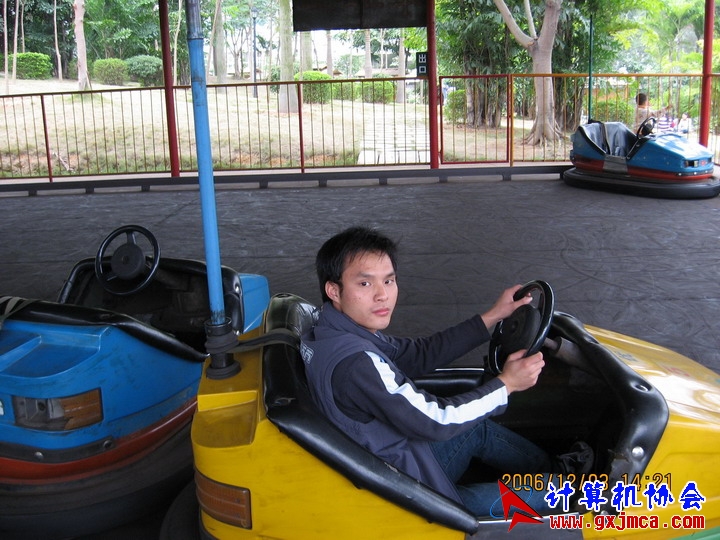 061203SKE1227.JPG