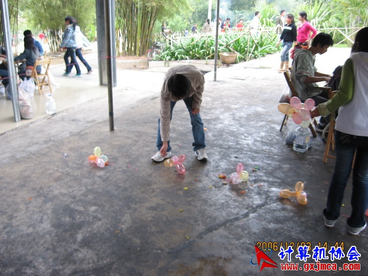 061203SKE1264.JPG