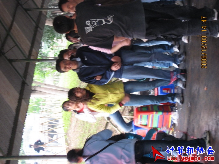 061203SKE1273.JPG