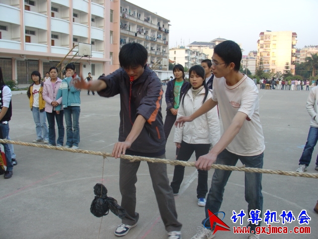 061220BH130.JPG