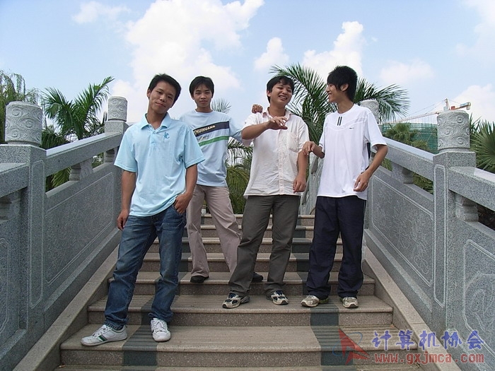 071029XCB161.jpg