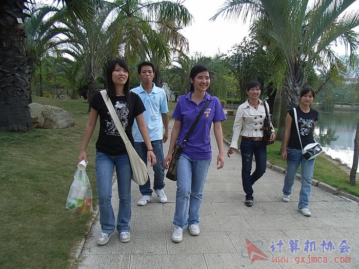 071029XCB170.jpg