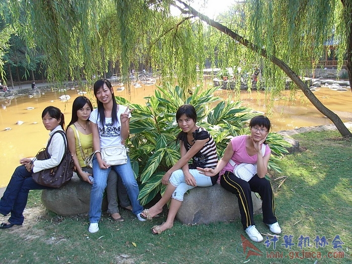 071029XCB326.jpg