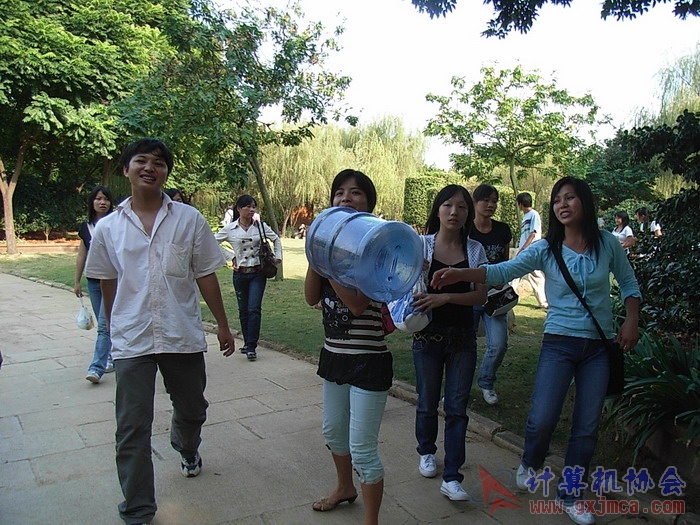 071029XCB337.jpg