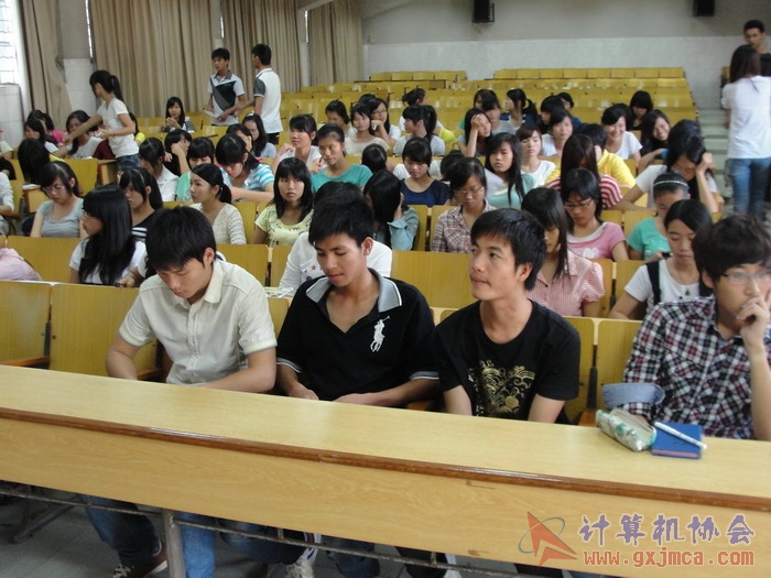 121018cahy05.JPG