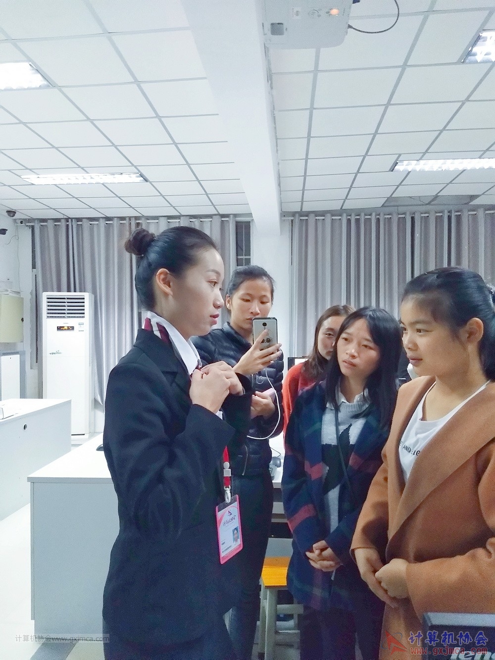 171123lypx329.jpg