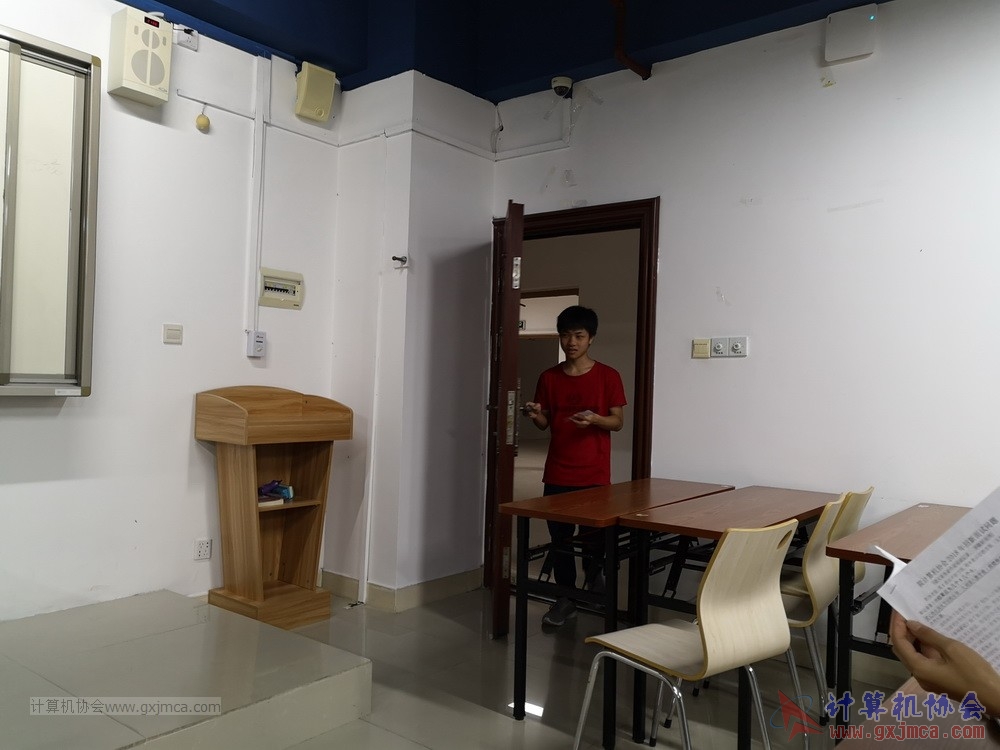 180927XCYMSZP377.jpg