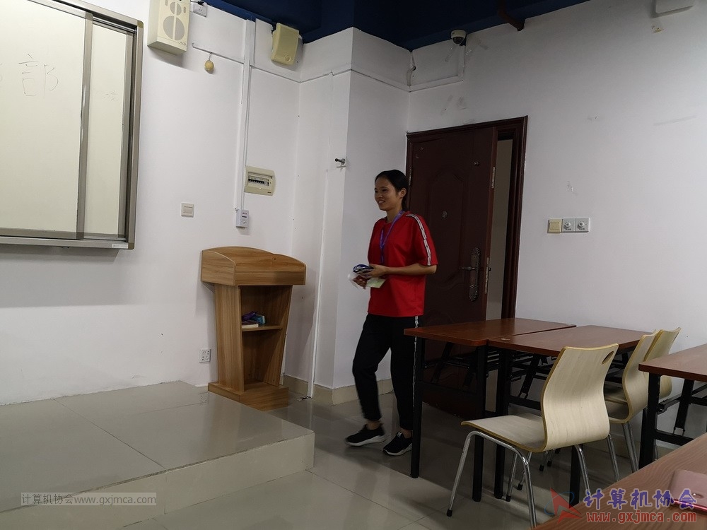 180927XCYMSZP384.jpg