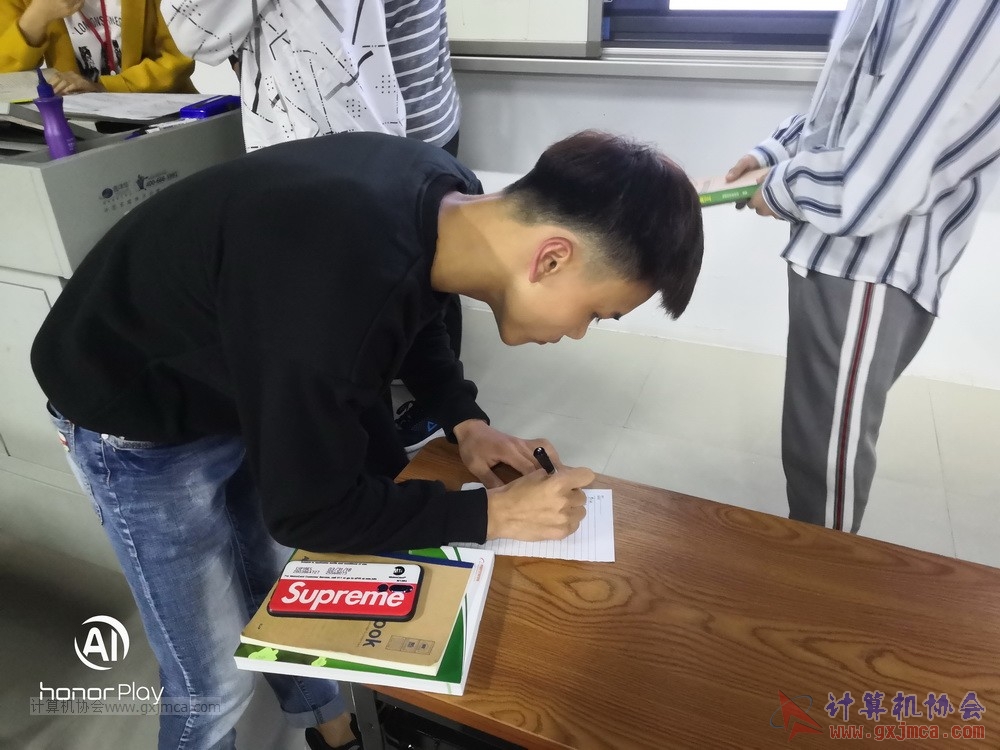 181026YBGSZJLLKH58.jpg