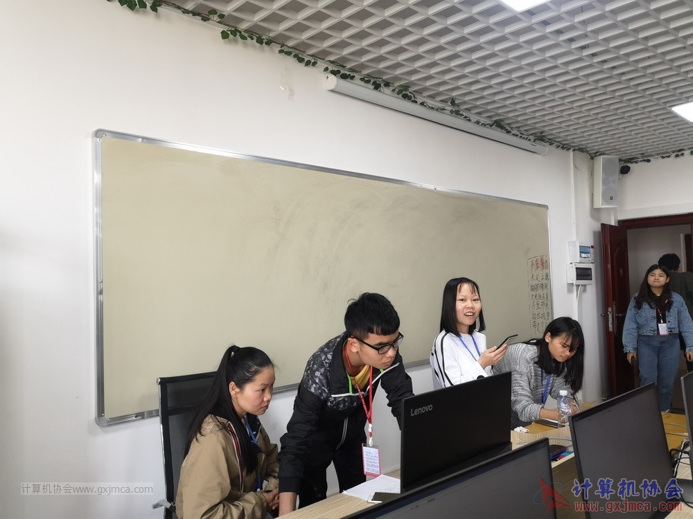 180320txcl57.jpg