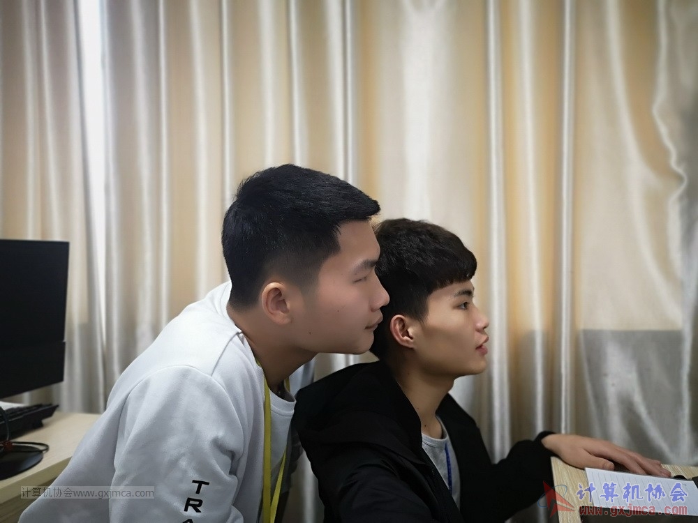 180320txcl63.jpg