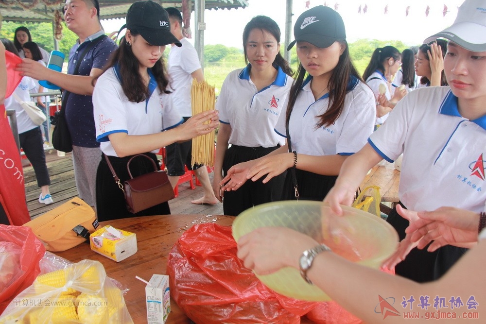 180512xhcy100.JPG